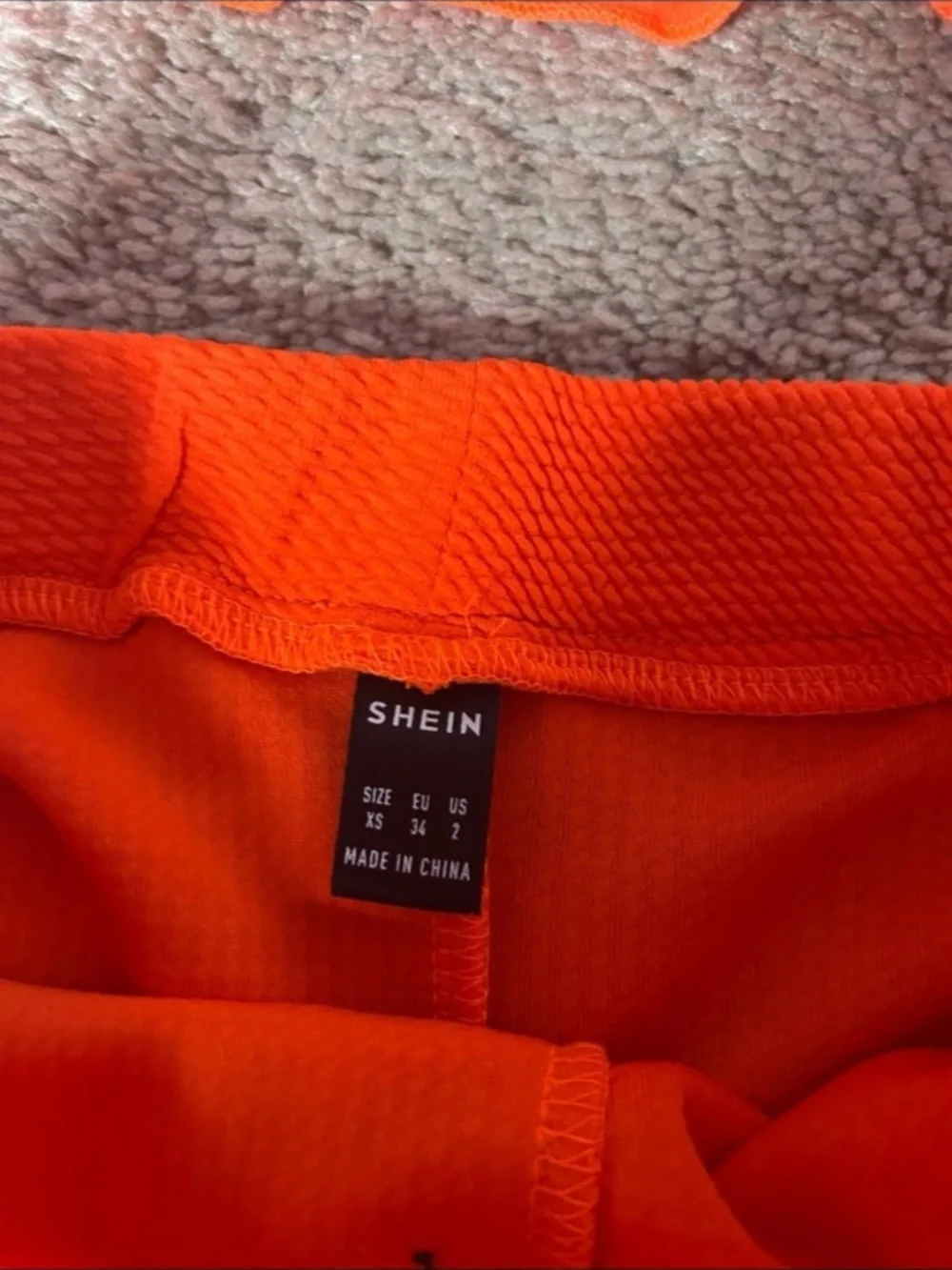 SHEIN Orange Ruffled Shorts Set - Picture 4 of 4